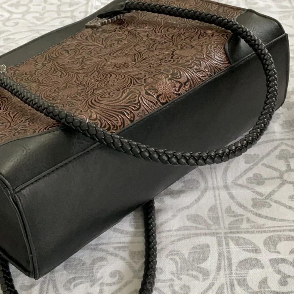 Bueno beautiful handbag tote.